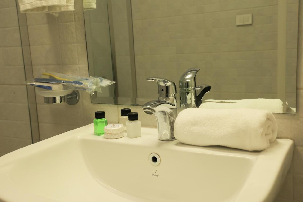 Andromeda Hotel Addis Abeba Buitenkant foto